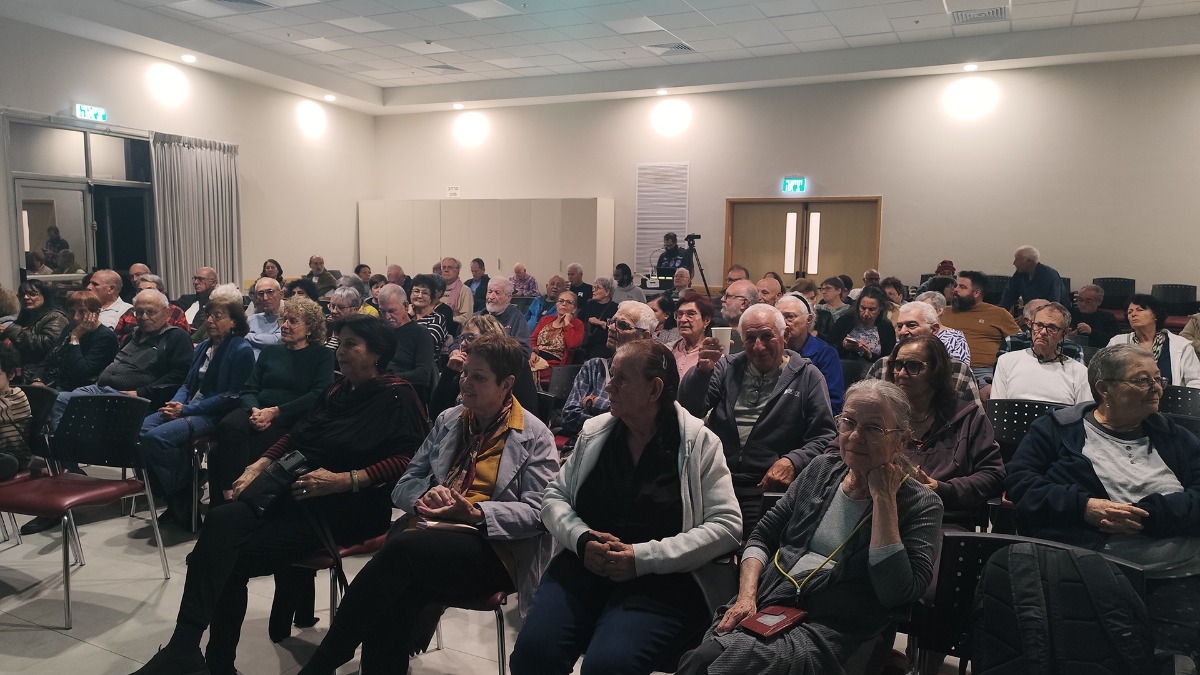 מופע של להקת זקני הכפר