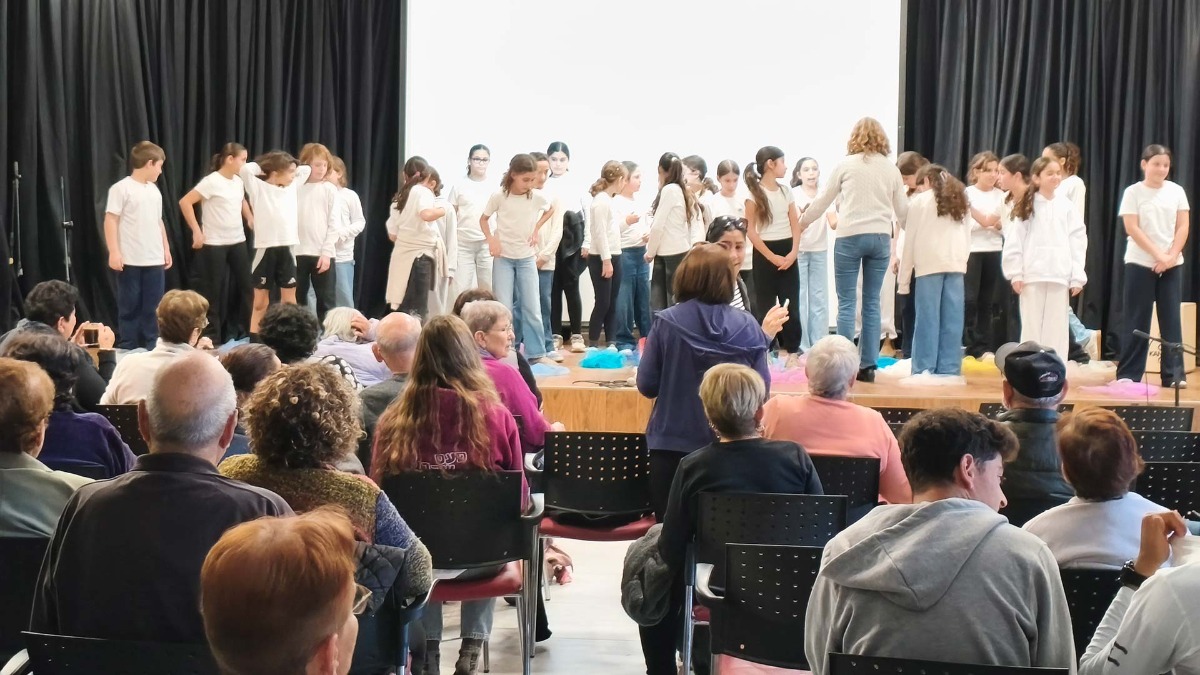 ילדי שחר אשכול שרים שירי חנוכה