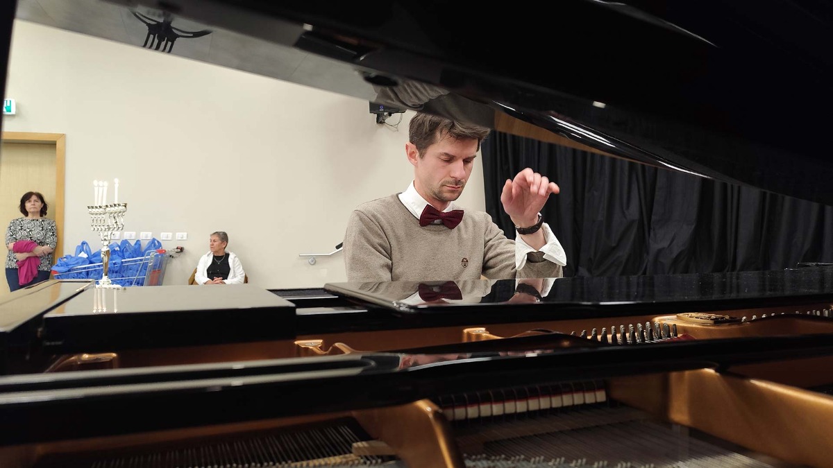 הדלקת נרות חנוכה וקונצרט