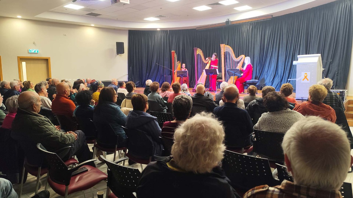 שלישיית הנבל ורסאי