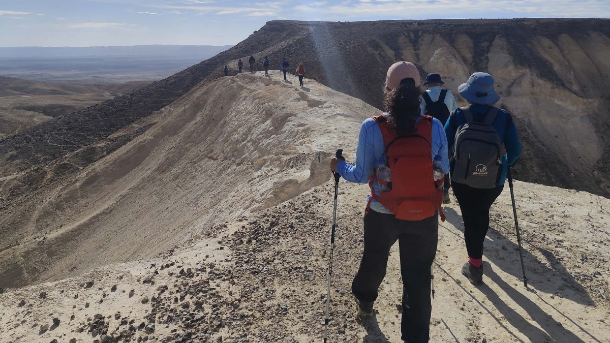 מיטיבי לכת מטיילים בשבילי ישראל עם יוני שטרן - הר ונחל צרור