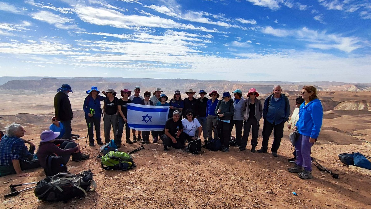 מיטיבי לכת מטיילים בשבילי ישראל עם יוני שטרן - הר ונחל צרור