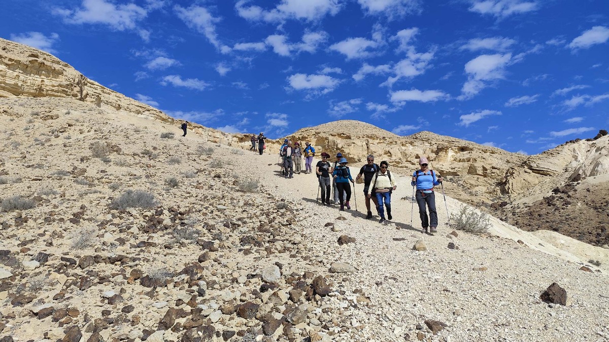 מיטיבי לכת מטיילים בשבילי ישראל עם יוני שטרן - הר ונחל צרור