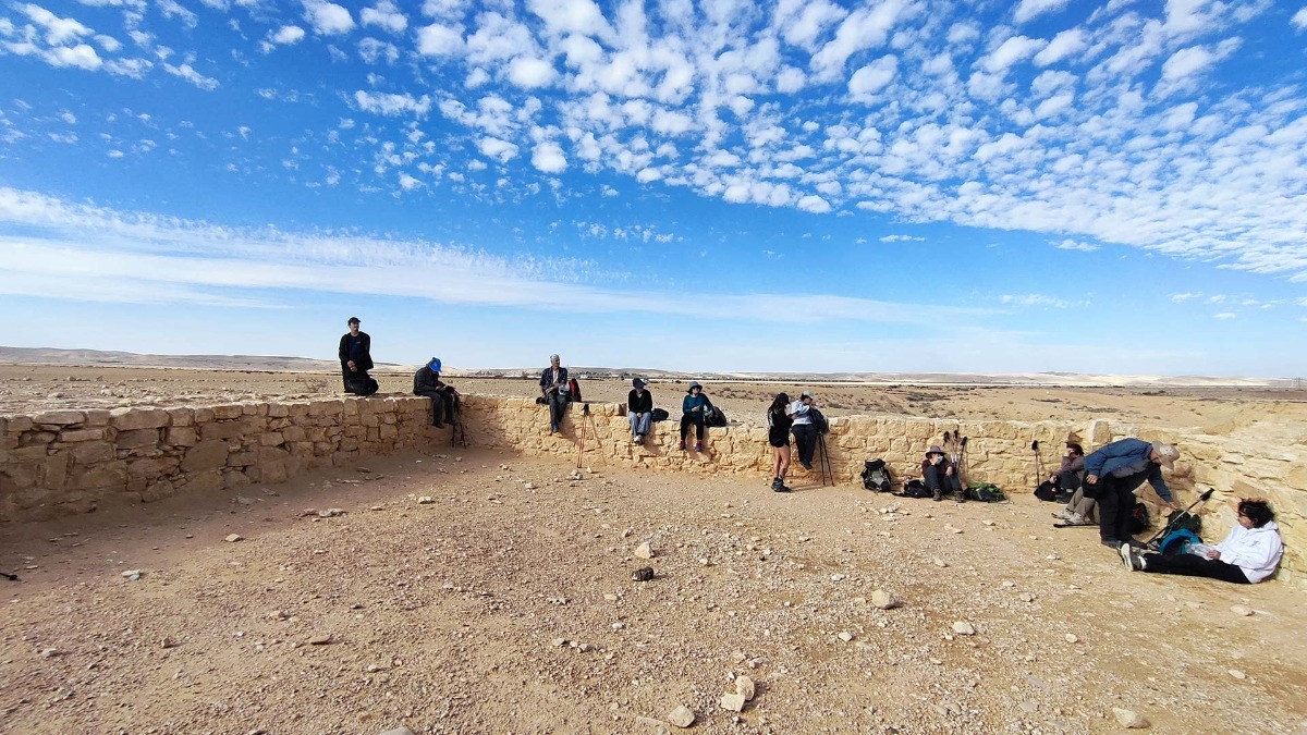 מיטיבי לכת מטיילים בשבילי ישראל עם יוני שטרן - הר ונחל צרור