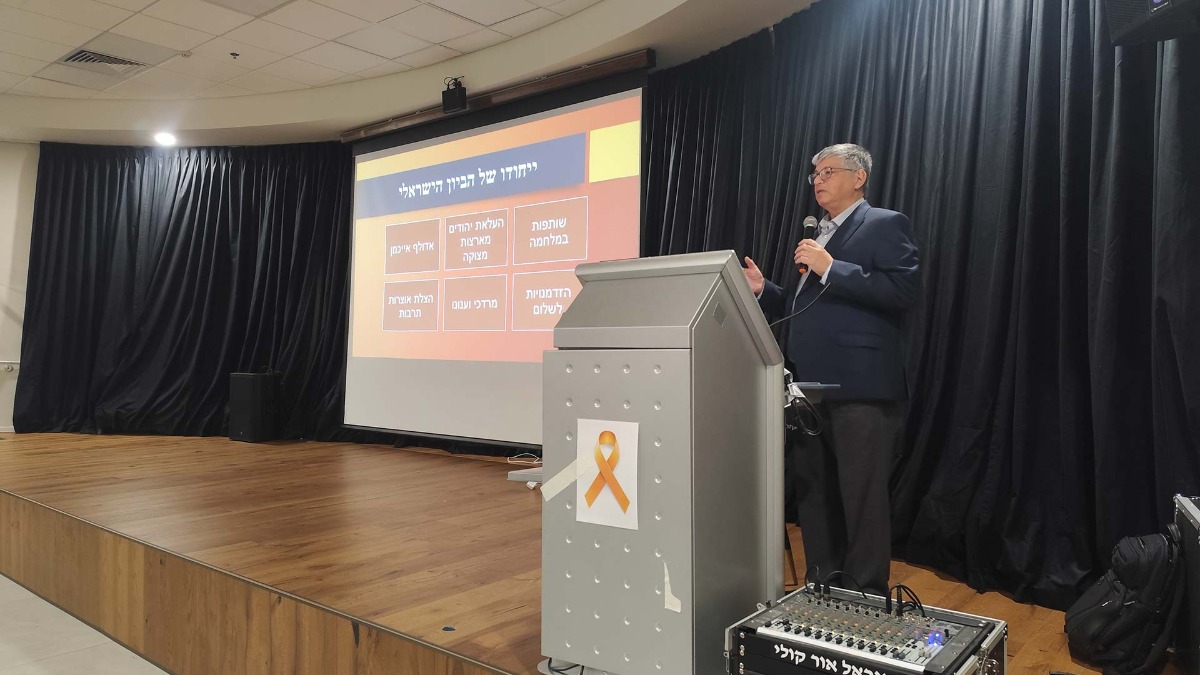 מרגל וסופר - הרצאה מאת יונתן דה שליט