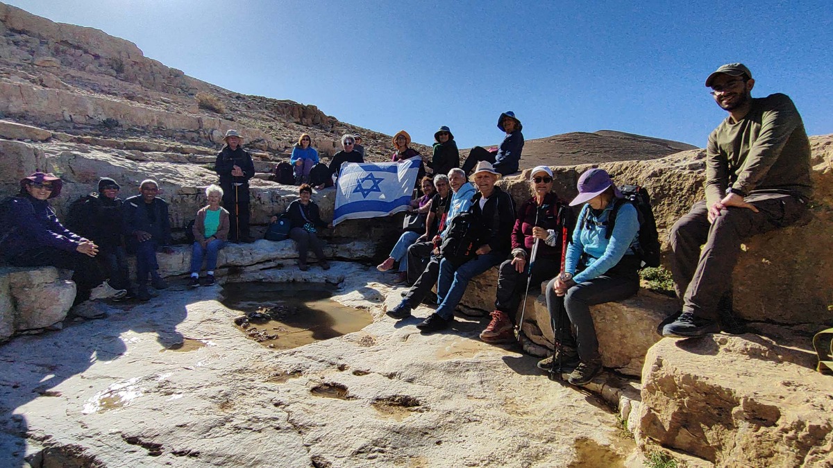 נווה אשכול מטיילים בשבילי ישראל עם יוני שטרן - נחל רחף עליון