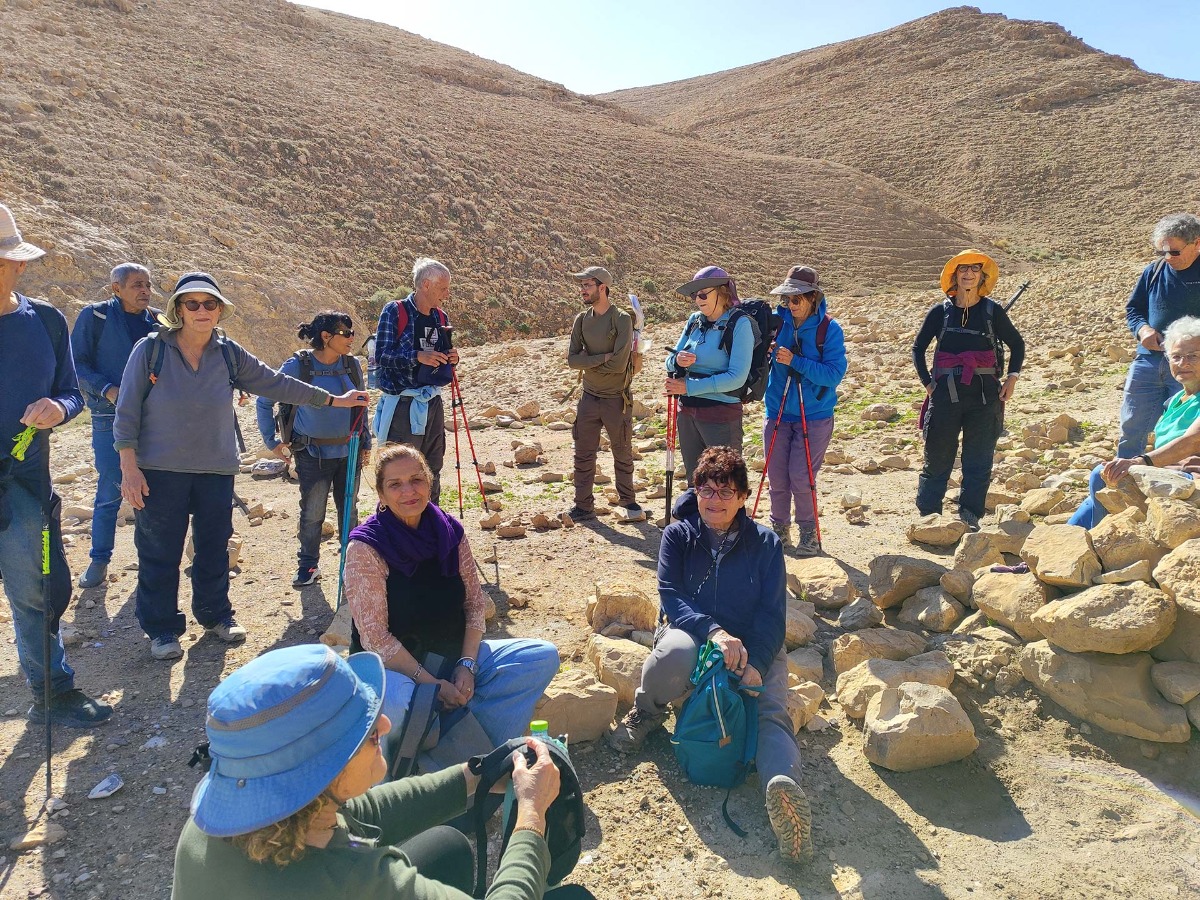 נווה אשכול מטיילים בשבילי ישראל עם יוני שטרן - נחל רחף עליון