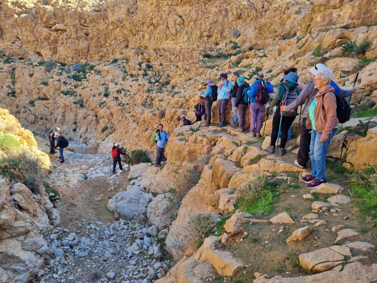 נווה אשכול מטיילים בשבילי ישראל עם יוני שטרן - נחל רחף עליון