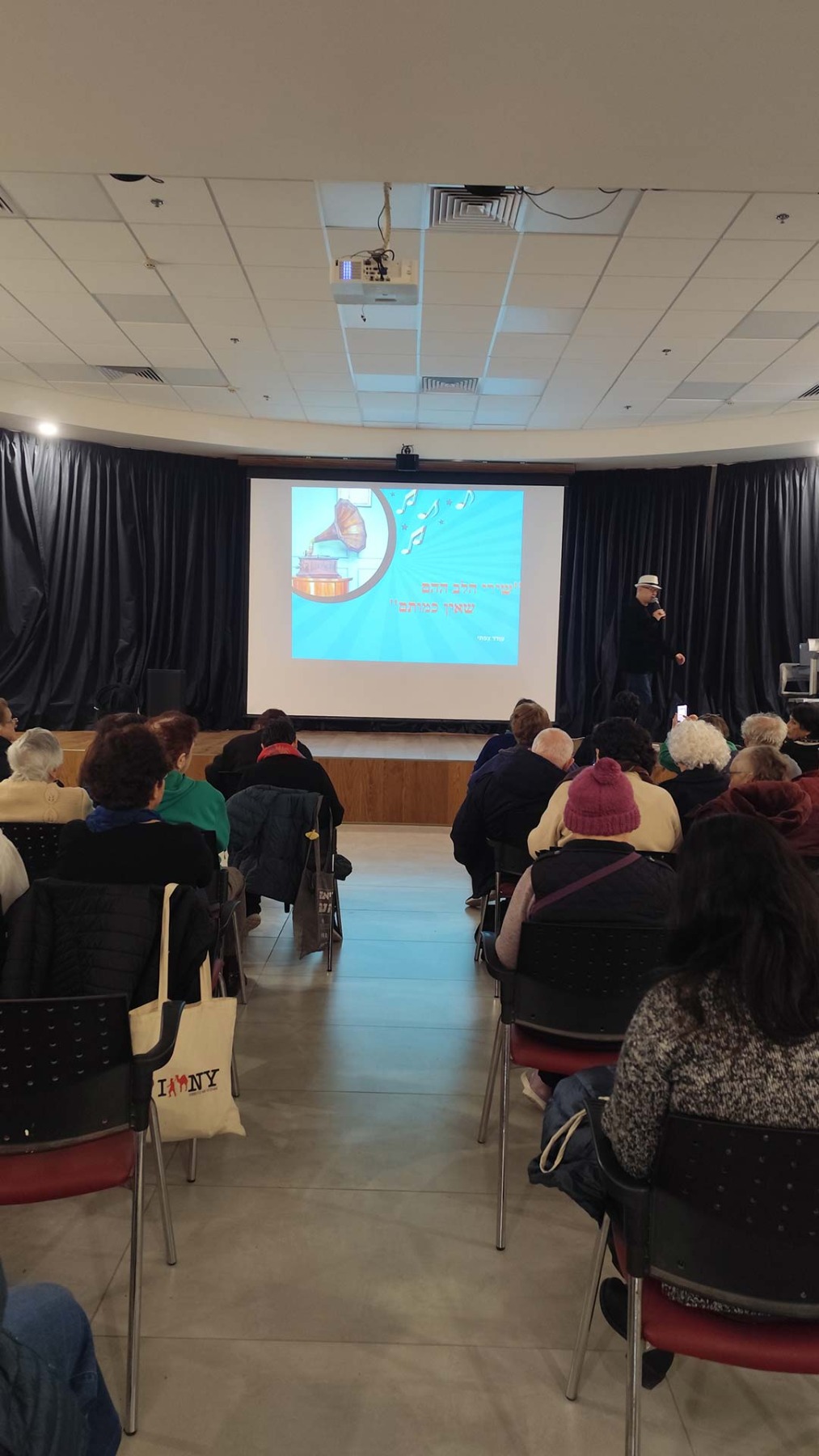 צלילי בוקר - פתיחת תערוכת רוקמות באשכול ומופע שירי הלב שאין כמותם של עודד צפתי