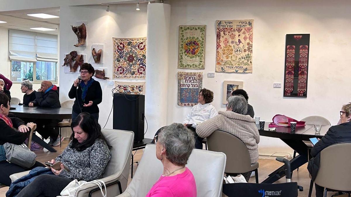 צלילי בוקר - פתיחת תערוכת רוקמות באשכול ומופע שירי הלב שאין כמותם של עודד צפתי