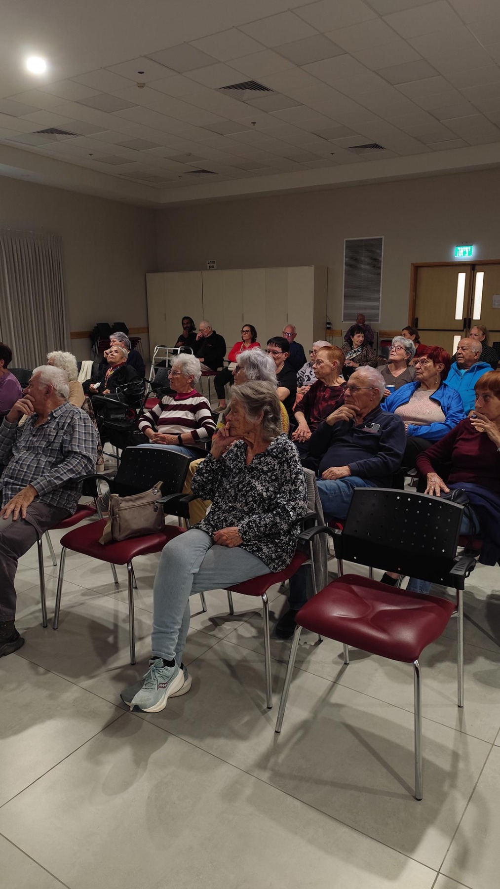 מדוכאת וארוטית - דמות האישה המזרח תיכונית בדימיון המערבי - דר אורי רוסט