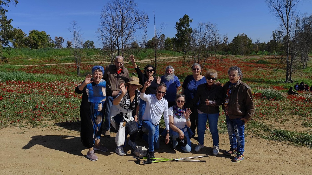 טיול פריחת כלניות בבאר מרווה ביער שוקדה