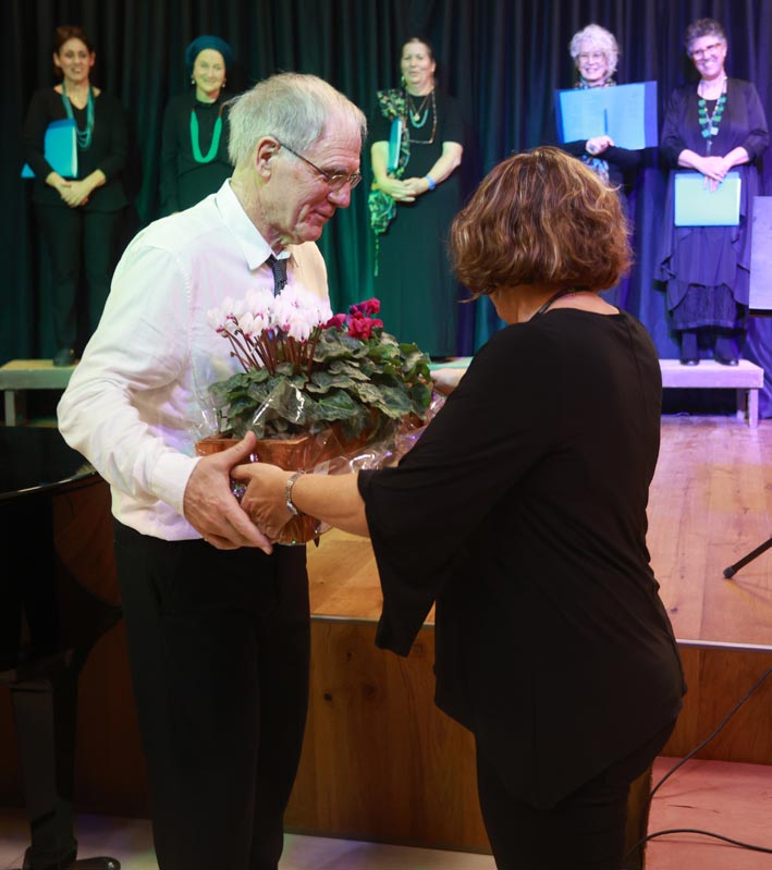 צילום: סיריל יאנג.
למנצח שיר מזמור - מקהלת שירה ומקהלת אשכול