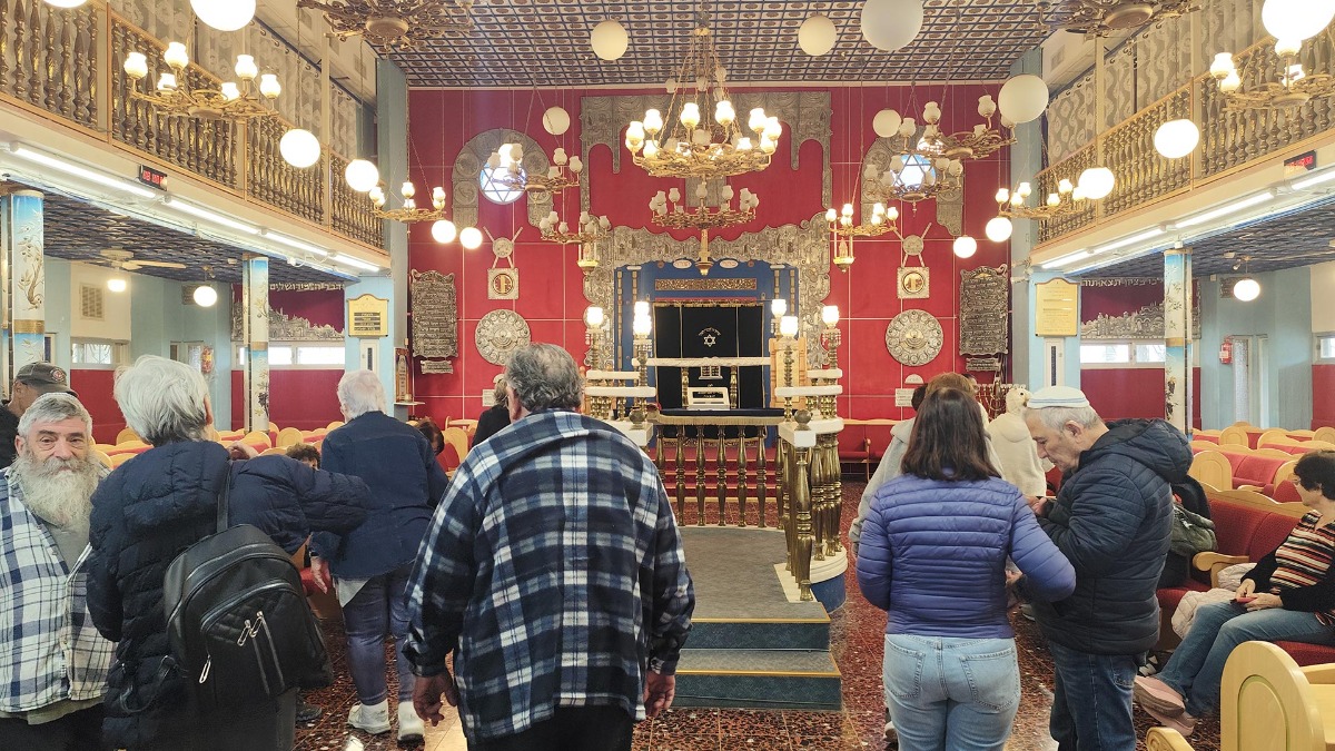 טיול לגן לאומי ממשית, סיור בדימונה ובית הכנסת הקוצ'יני בנבטים