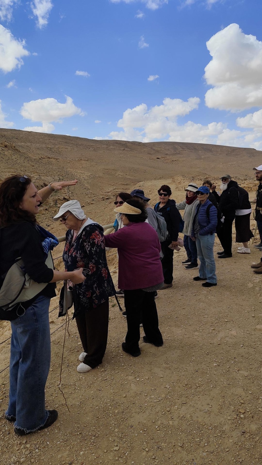 טיול לגן לאומי ממשית, סיור בדימונה ובית הכנסת הקוצ'יני בנבטים
