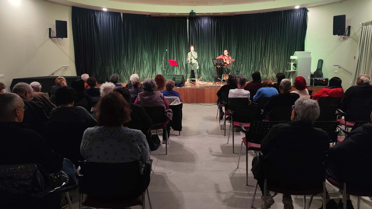 מופע כשהגעגוע הופך להשראה - גולדי פוירשטיין הס