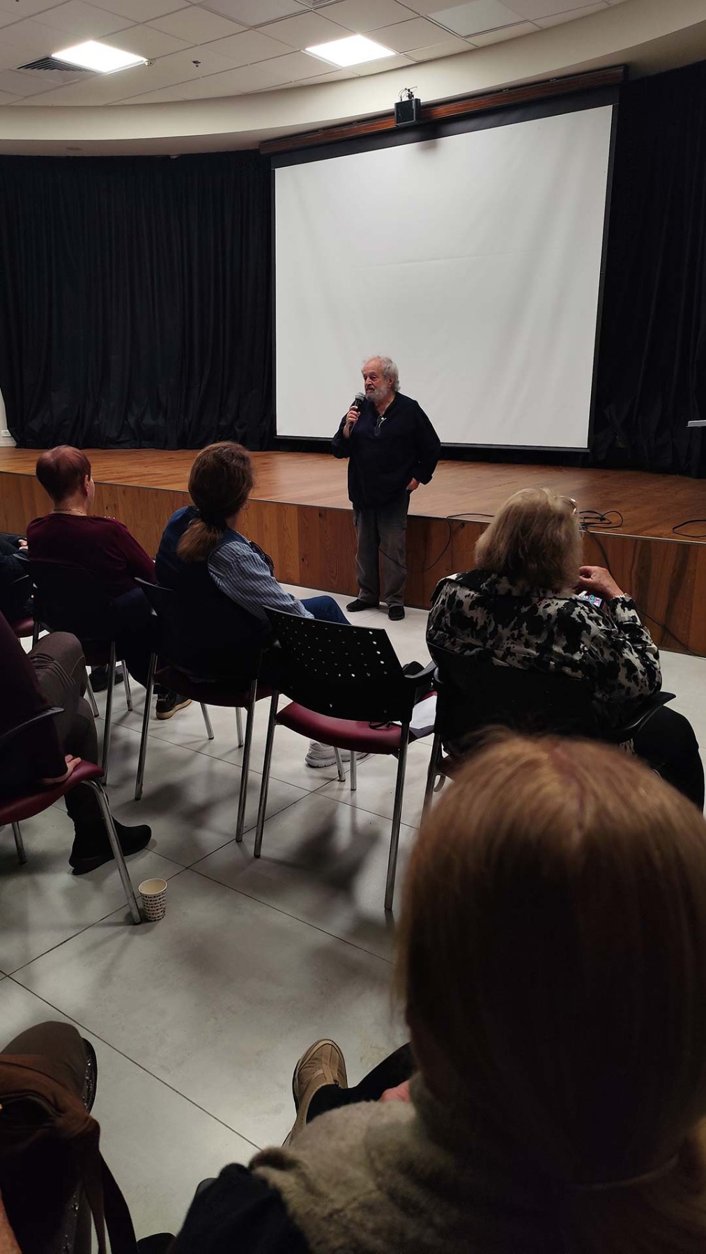 הקרנת הסרט "הילדים של הבית" - סיפורם של ילדי סלבינו ושיח עם יוצר הסרט גדי קסטל